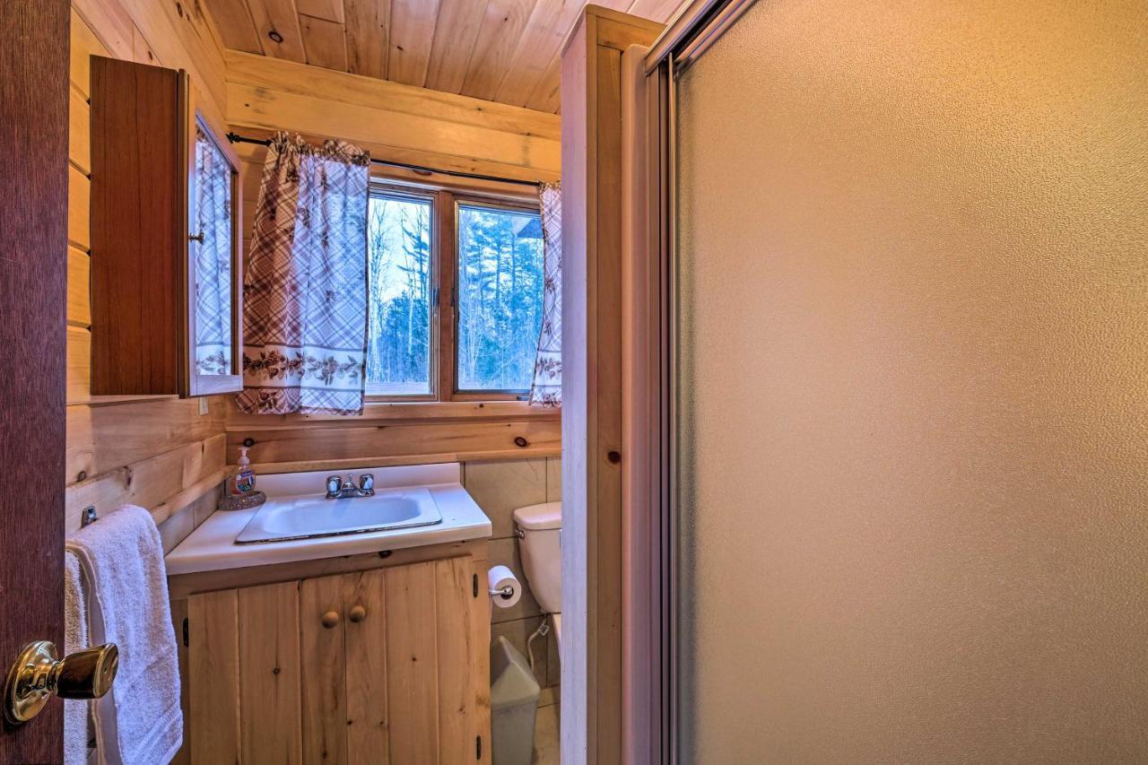 Secluded Johnsburg Retreat With Hot Tub And Fire Pit Villa Luaran gambar